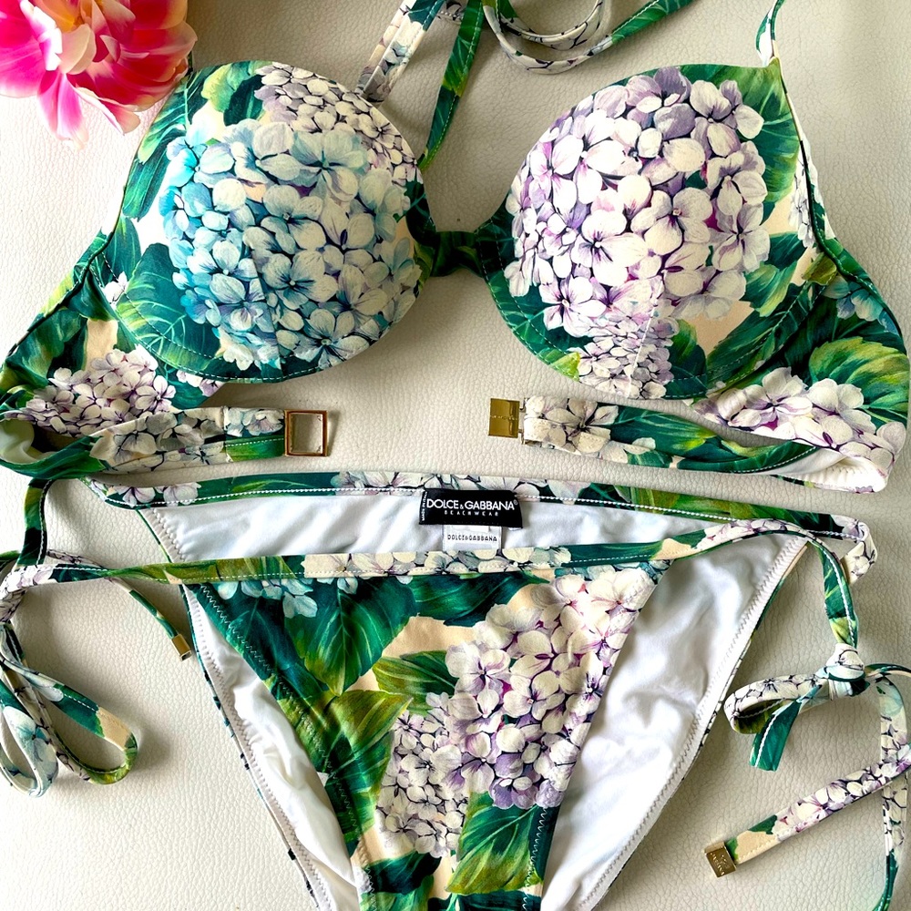 Dolce and Gabbana bikini . Hydrangea print .